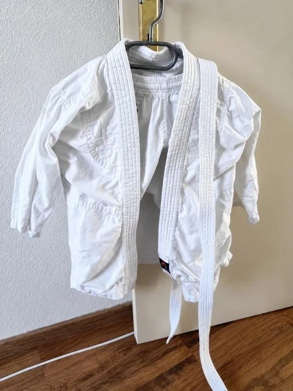 Kimono de karate para niños – Talla 130 cm – Muy buen estado – photo 2